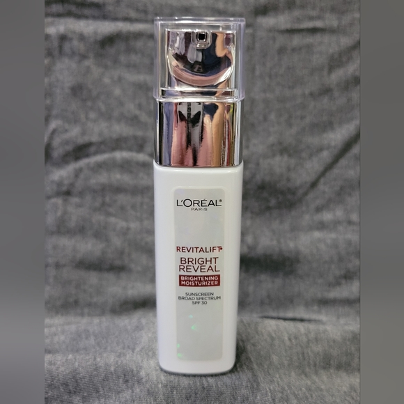 REVITALIFT BRIGHT REVEAL BRIGHTENING DAY MOSTURIZER GLYCOLIC SPF 30 - Picture 3 of 8